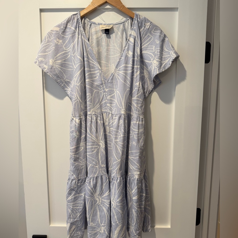 Universal Thread Light Blue and White Floral Dress